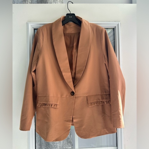 Jackets & Blazers - Women’s Camel Blazer with Ruffle Pocket Detail | M